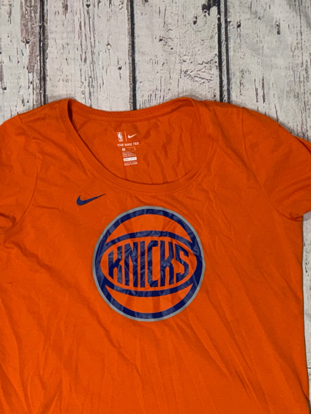 New York Knicks The Nike Tee Dri - Fit Women's NBA Basketball Tshirt - Picture 5 of 6